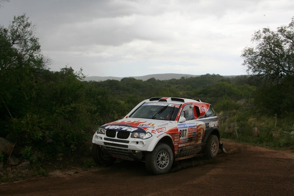 Rajd Dakar 2011: awans Hołowczyca (2.etap, wyniki, fot. Willy Weyens)