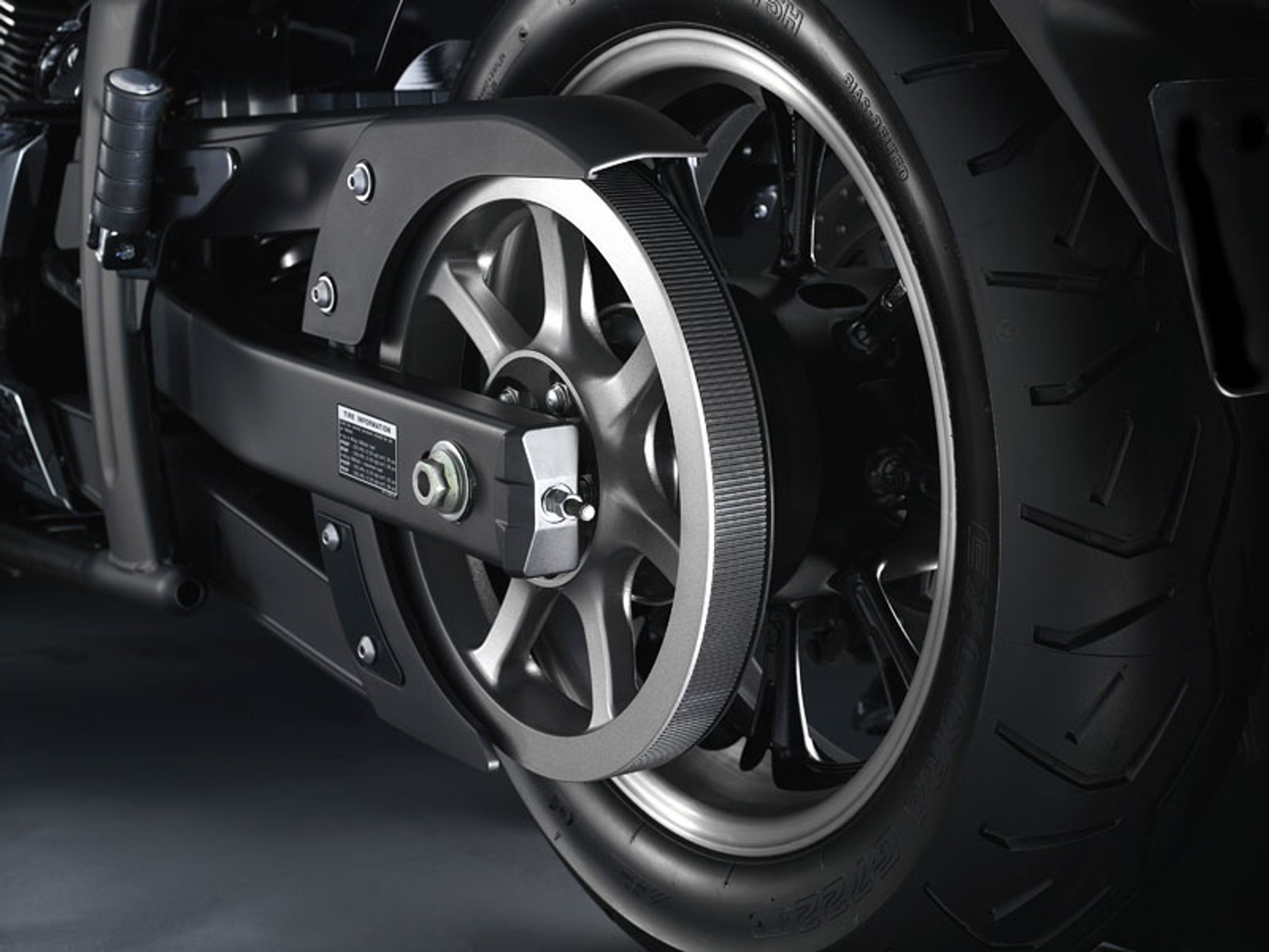 Yamaha XJ6 Diversion i XVS 950A Midnight Star - nowości na rok 2009