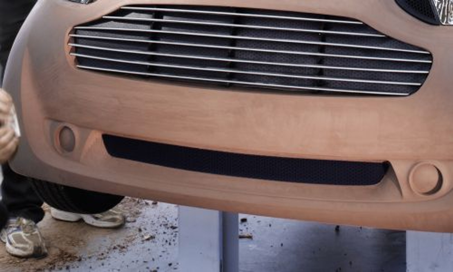 Aston Martin Cygnet - MINI dla Bonda