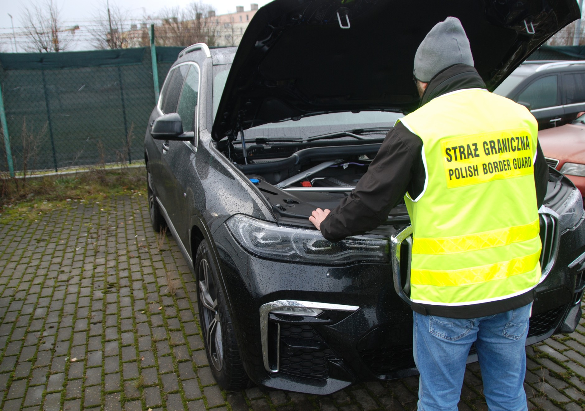 BMW X7 korpusu dyplomatycznego z Chin skradziony w Niemczech