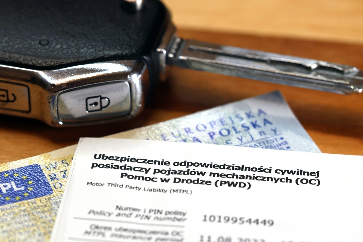 Takie polisy OC przez cały czas mogą obowiązywać. Uważaj, bo kary są ogromne