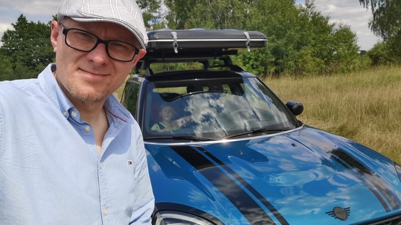 MINI z namiotem dachowym