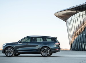 Lincoln Aviator - hybryda z tylnym napędem