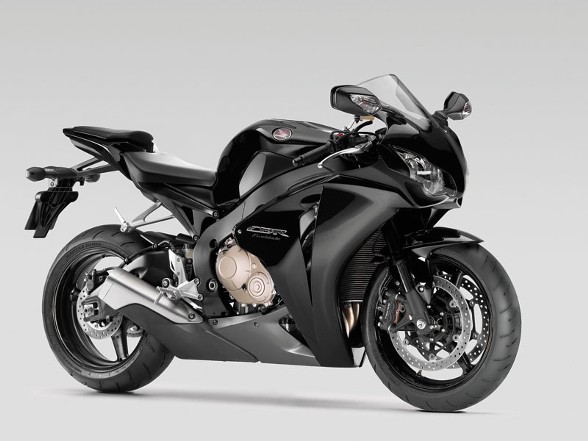 Honda CBR 1000 RR Fireblade 2008: naostrzona żyletka (prezentacja)