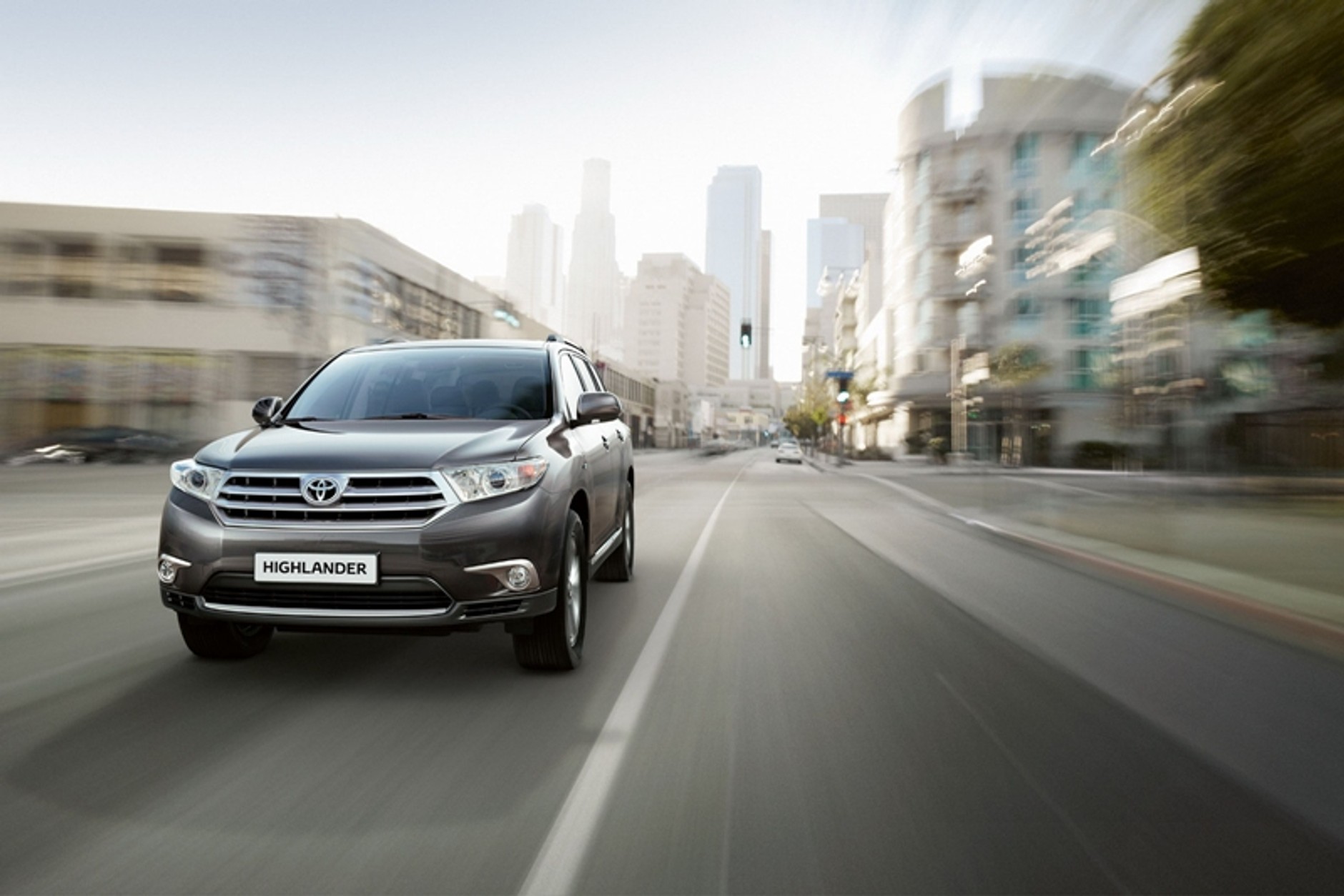 Toyota Highlander – dlaczego nie ma jej u nas?