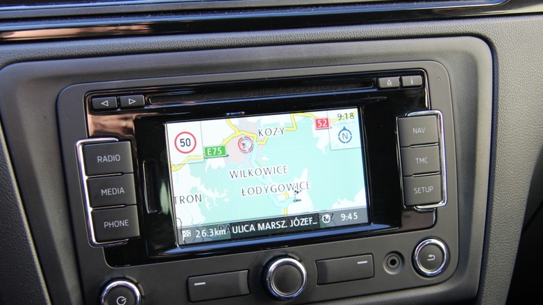 Radio nawigacyjne Amundsen + uwzględnia przy kalkulacji także drogę ekspresową S69 Bielsko-Biała – Żywiec, której jeszcze nie ukończono.