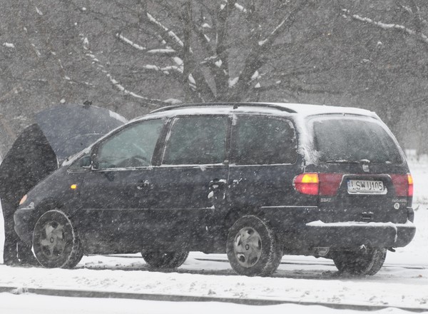 Zimowe akcesoria ważne dla każdego kierowcy