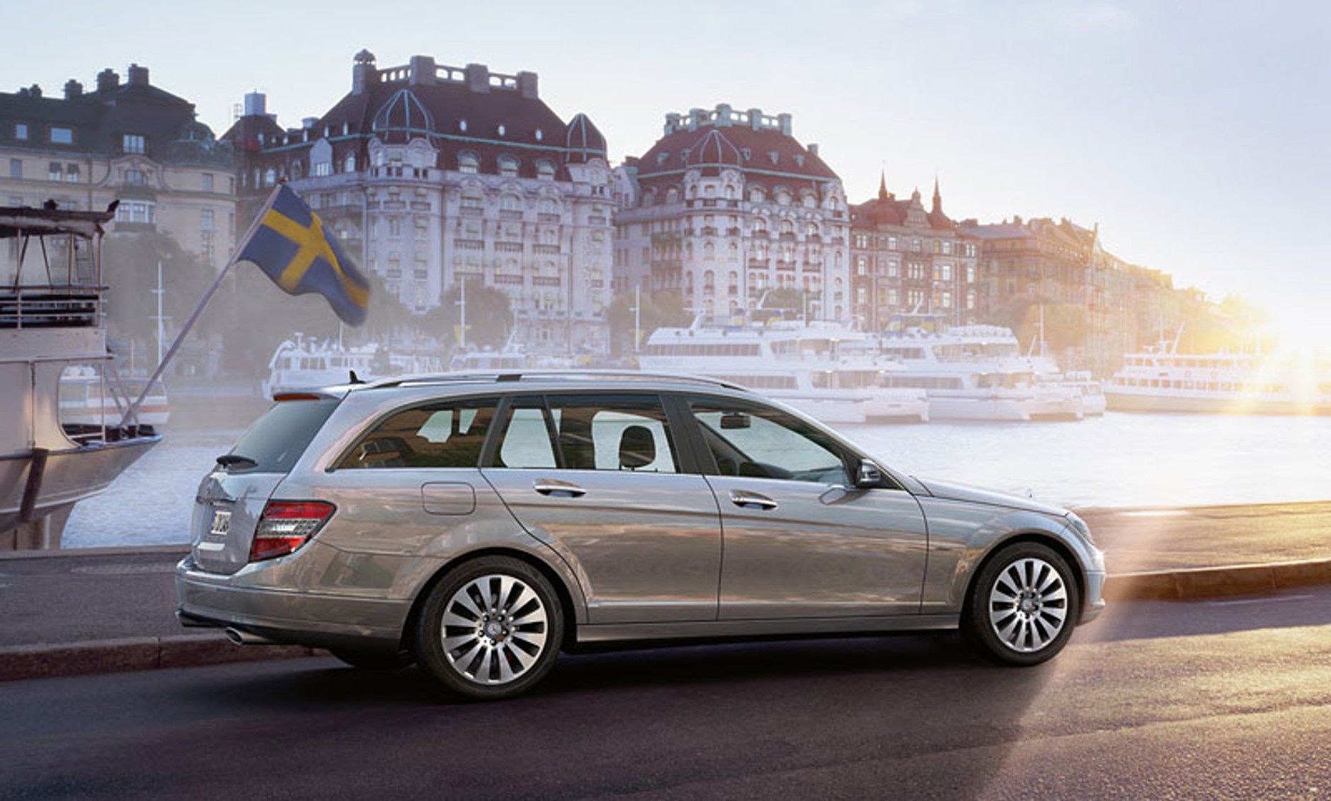 Mercedes-Benz C-Klasa 2010: pierwsze zdjęcia przed planowanym terminem