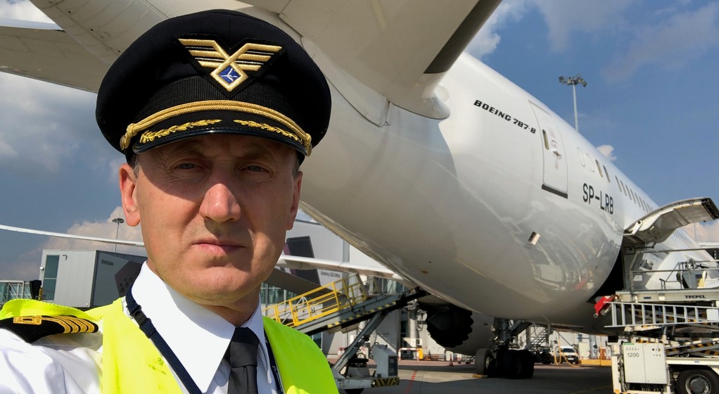 Kapitan Wiesław Lewandowski, na co dzień pilot-instruktor Boeinga 787 Dreamliner w PLL Lot