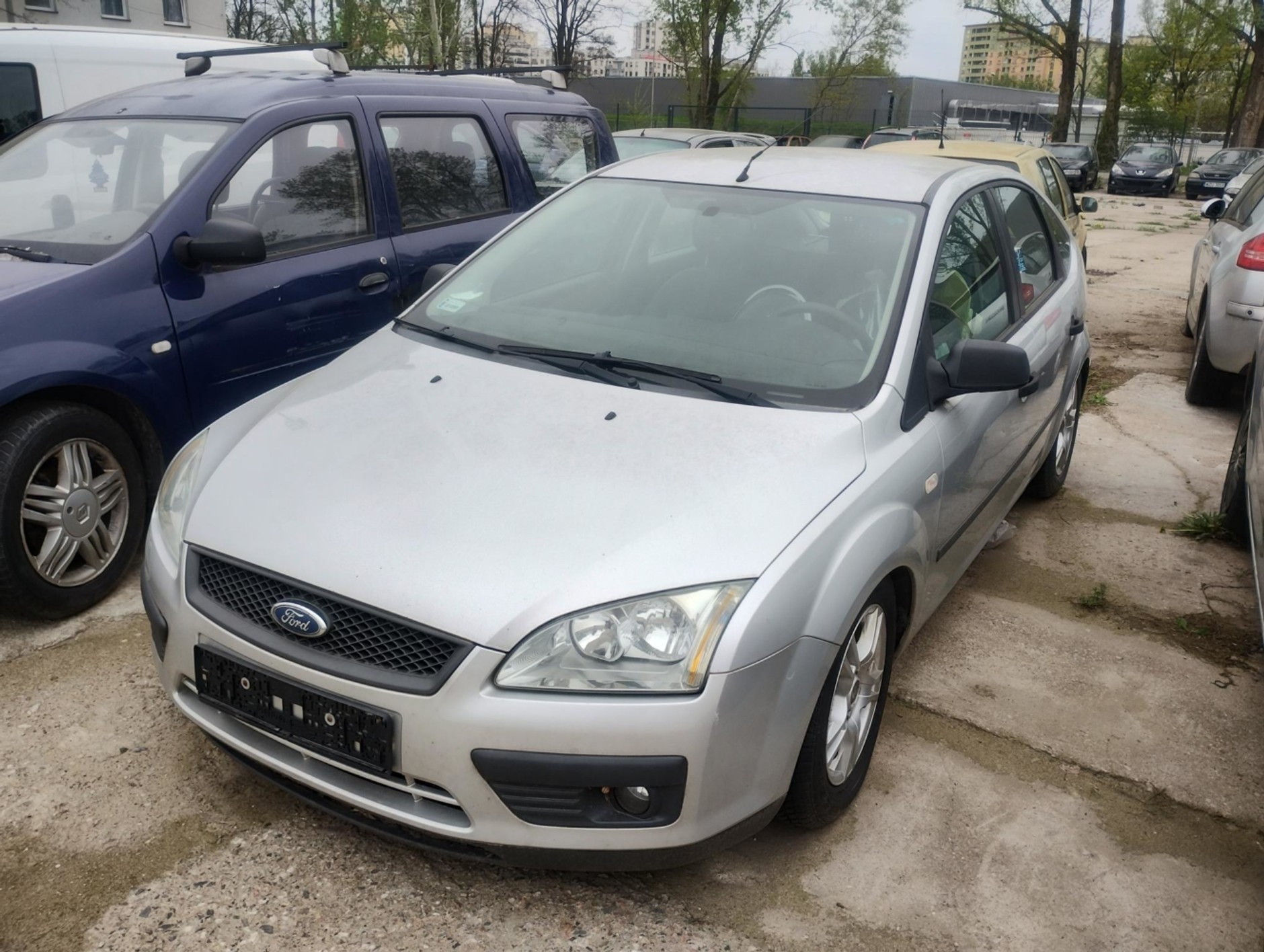 Porzucone samochody oferowane na sprzedaż przez ZDM Warszawa