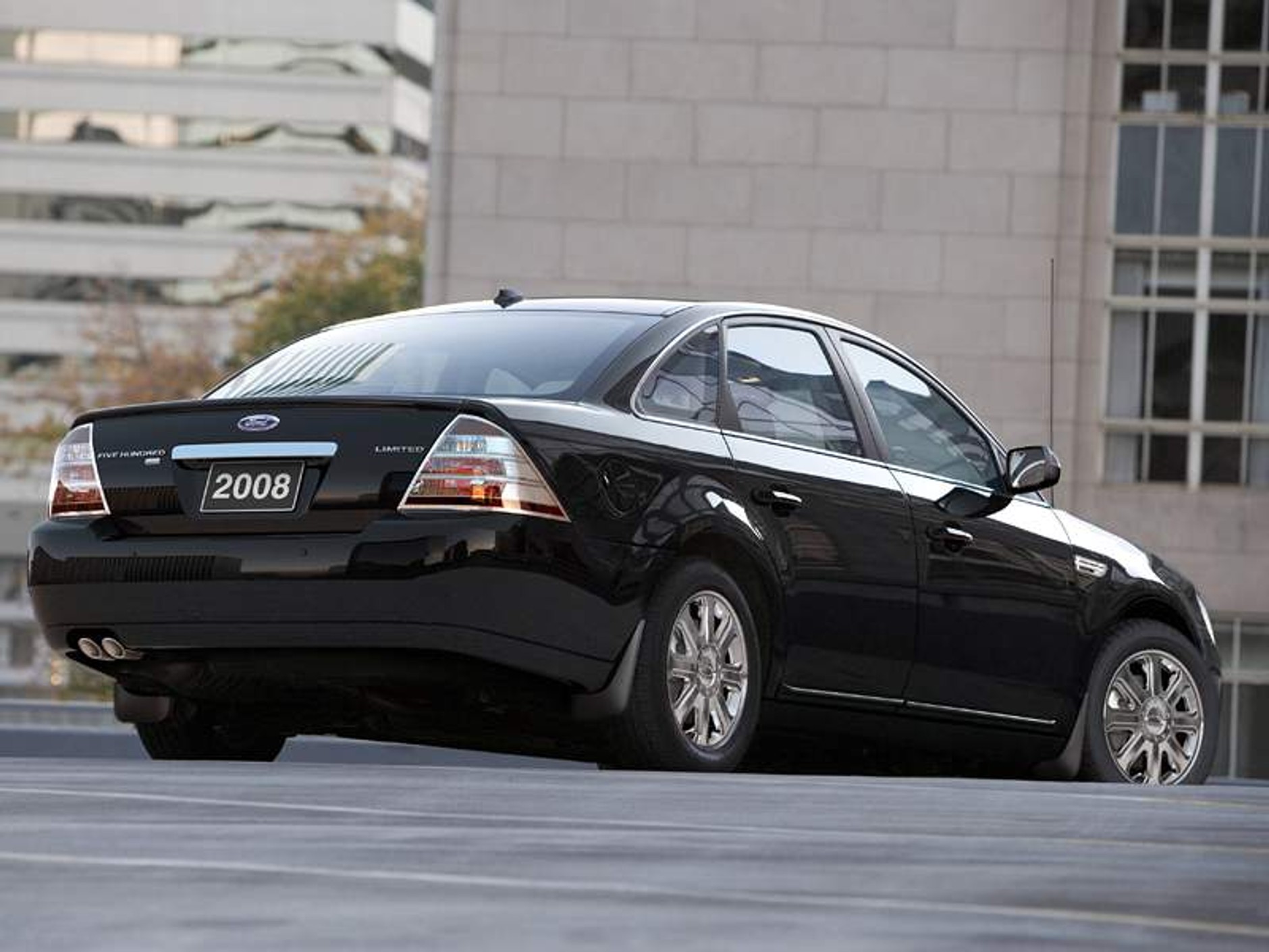 Detroit 2007: facelifting dla Forda Five Hundred