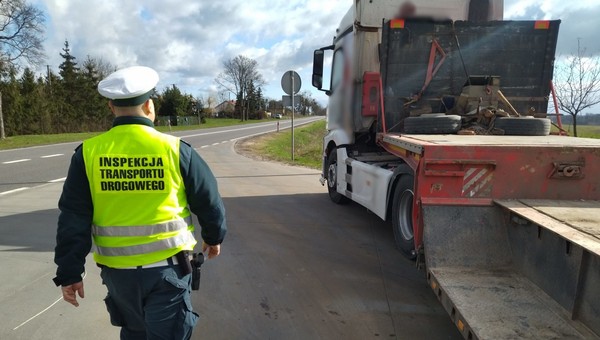 Inspektorzy ITD coś odkryli. Kierowca litewskiej ciężarówki stosował specjalną sekwencję