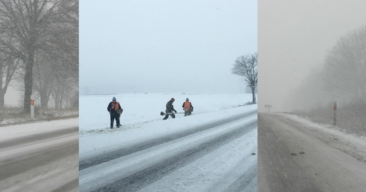 Drogowcy koszący śnieg