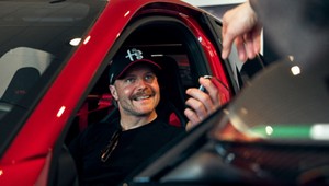 Właściwy człowiek we właściwym aucie. Valtteri Bottas odebrał dziką Giulię GTAm