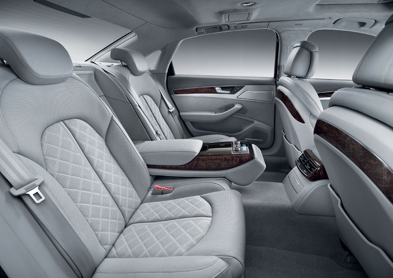 Pekin 2010: Audi A8 L W12 quattro – 500 KM i większy komfort dla Chińczyków