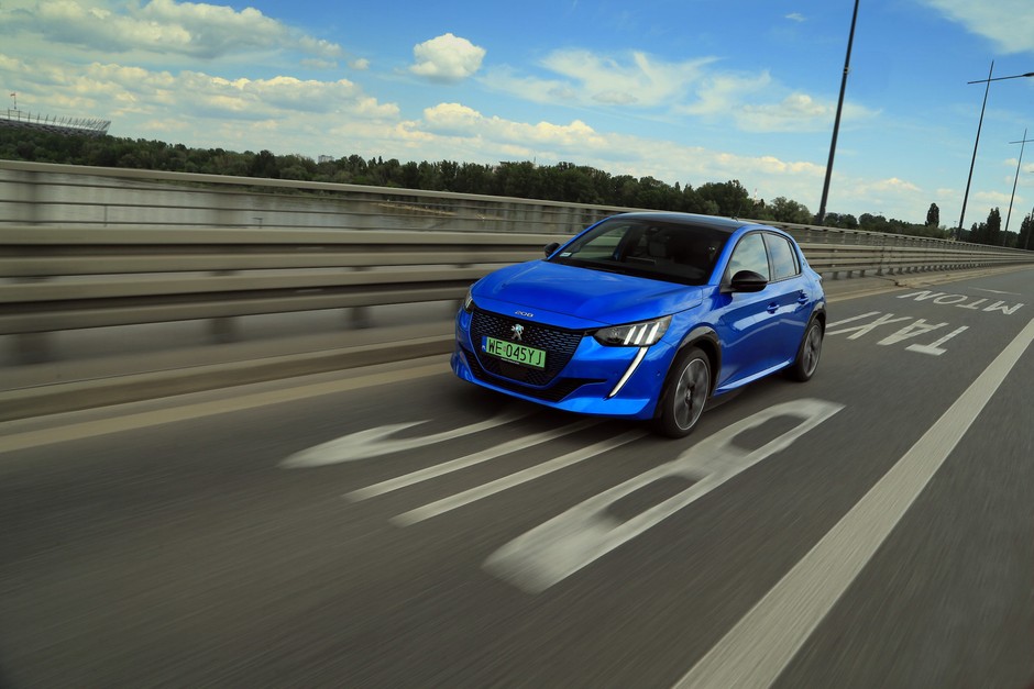 Peugeot e-208 GT