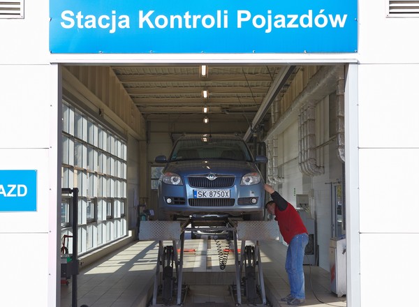 Rząd szykuje rewolucję na stacjach kontroli pojazdów. Koniec z trucicielami!