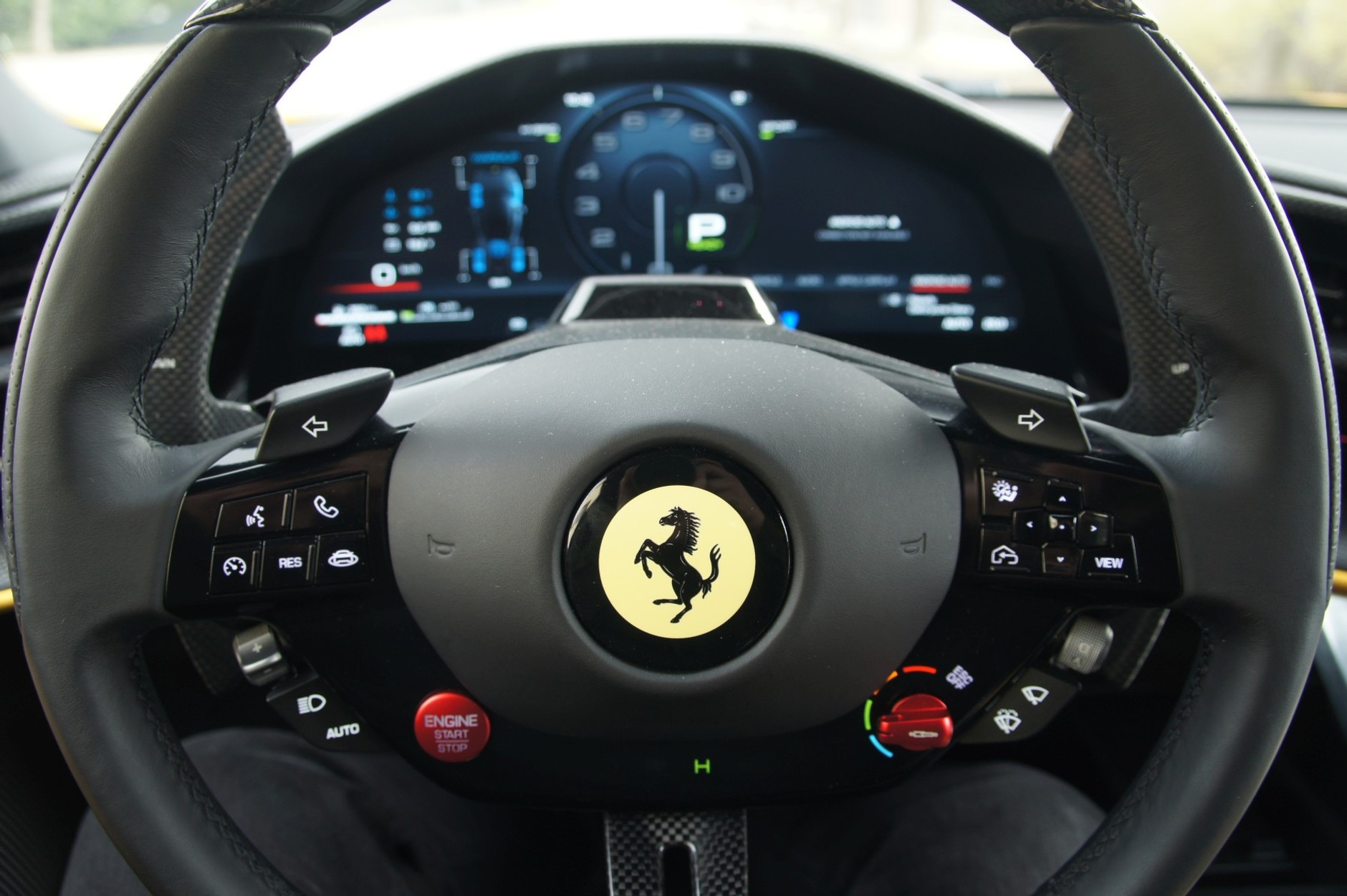 Ferrari 849 Testarossa jedzie dokładnie tam, gdzie sobie tego życzysz