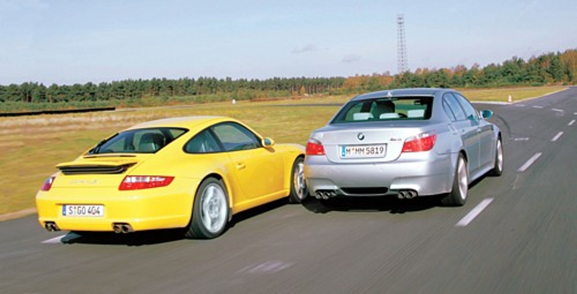 Które auto jest bardziej sportowe?