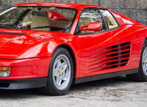 Ferrari Testarossa z 1987 r. Eltona Johna na sprzedaż