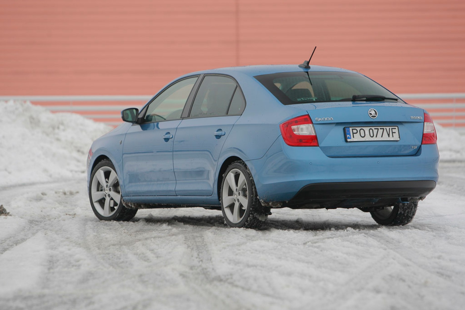 Peugeot 301 kontra Skoda Rapid: limuzyny małego formatu