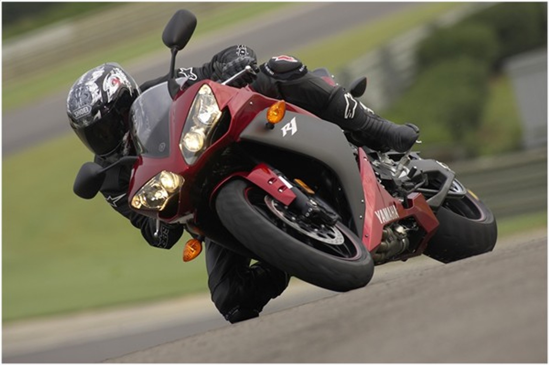 Yamaha YZF-R1 2007: bez kompromisu