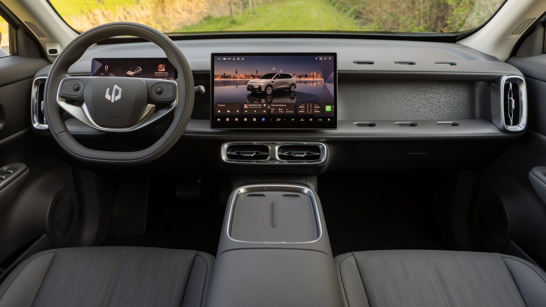 Leapmotor B10 Hybrid EV