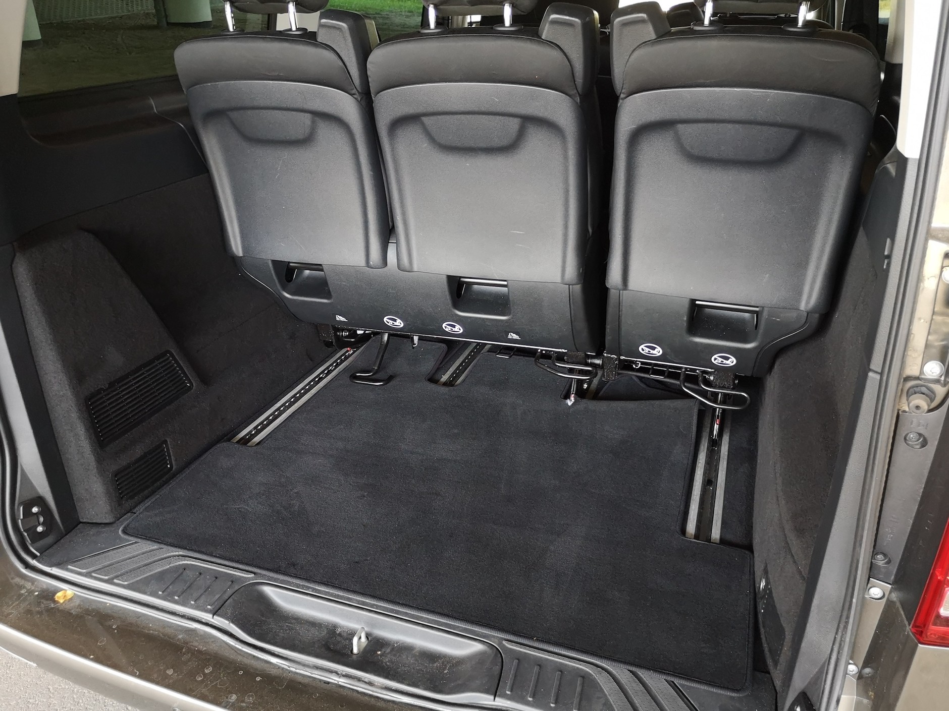 Mercedes Vito Tourer 116 CDI: pojemność bagażnika zależy od tego, jak ściśniemy pasażerów