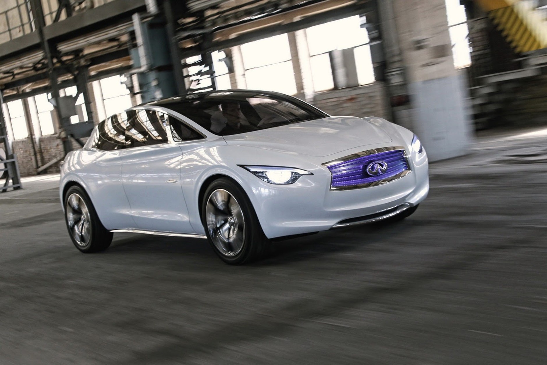 Infiniti Q40 nie z Żerania, ale z brytyjskiego Nissana