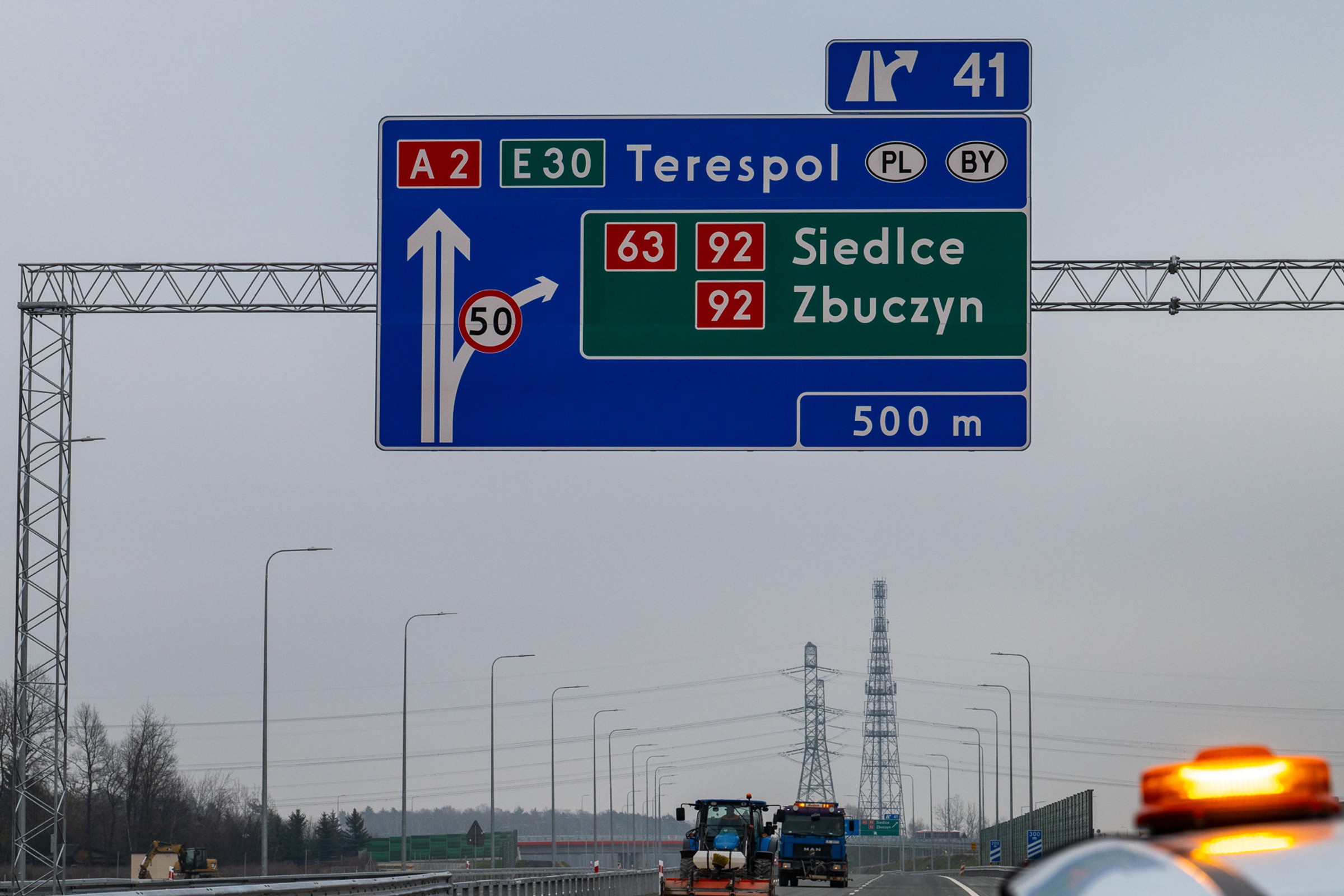 Nowe znaki drogowe już od 19 lutego 2026 r. Co się zmieni na polskich drogach?