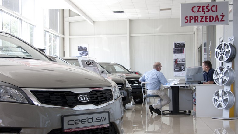 Sprzedaż nowych aut w Europie: dobry sierpień nadzieją na ostatni kwartał