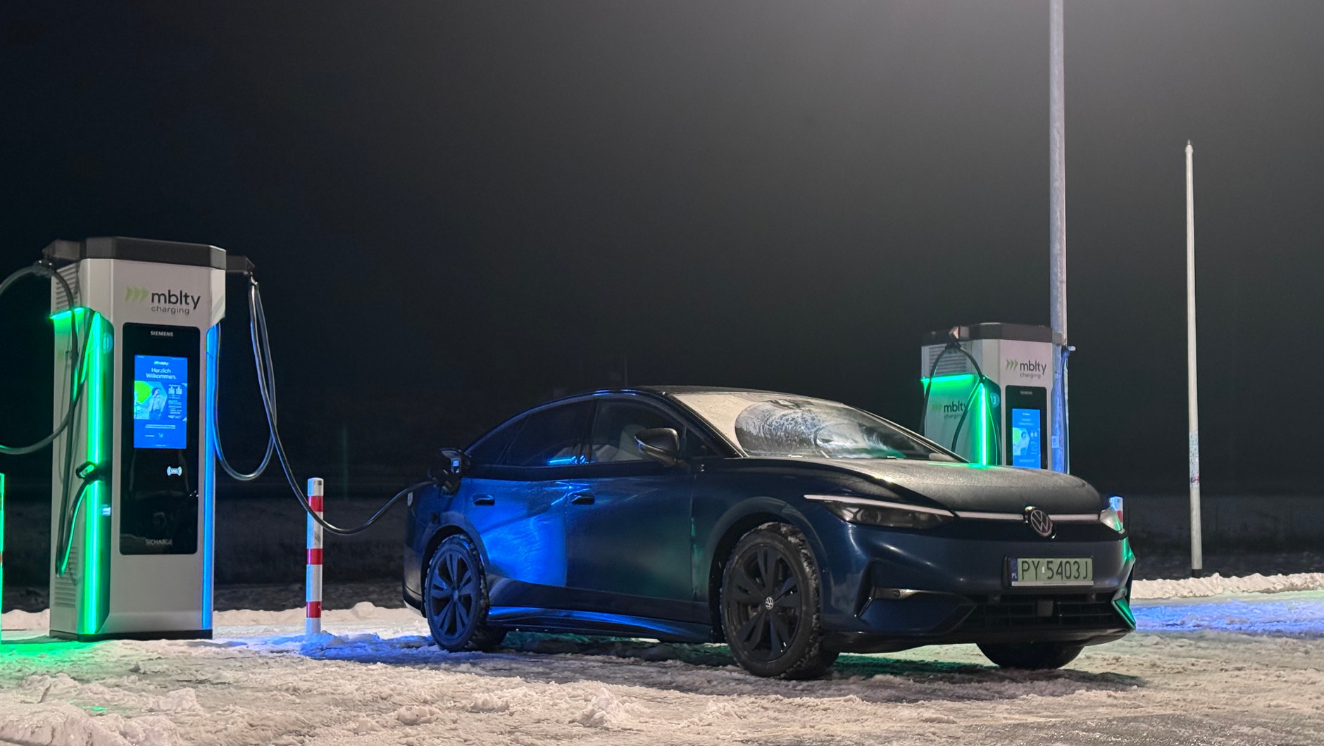 Ładowanie Volkswagena ID.7 na trasie trzeba było planować mniej więcej co 2 godziny