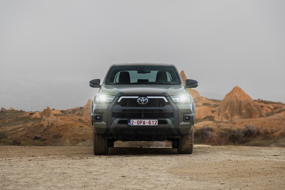 Toyota Hilux MHEV