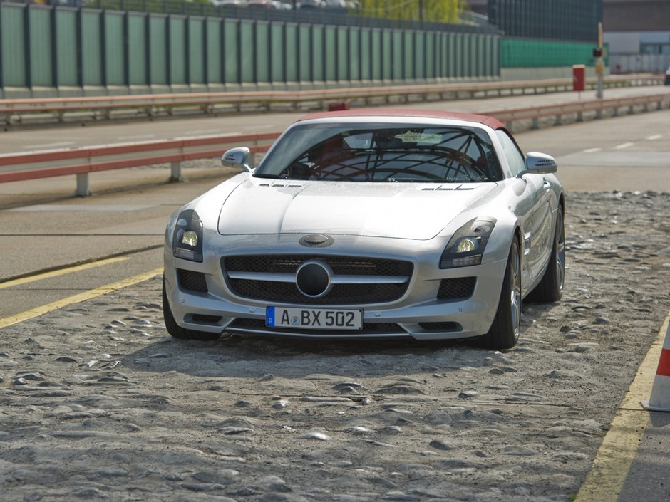Zbliża się Mercedes SLS AMG w wersji Roadster