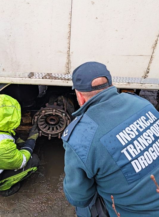 Brak tarczy hamulcowej był powodem zakazu dalszej jazdy