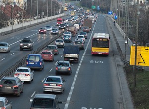 Gigantyczne korki na Puławskiej w Warszawie. Mieszkańcy protestują
