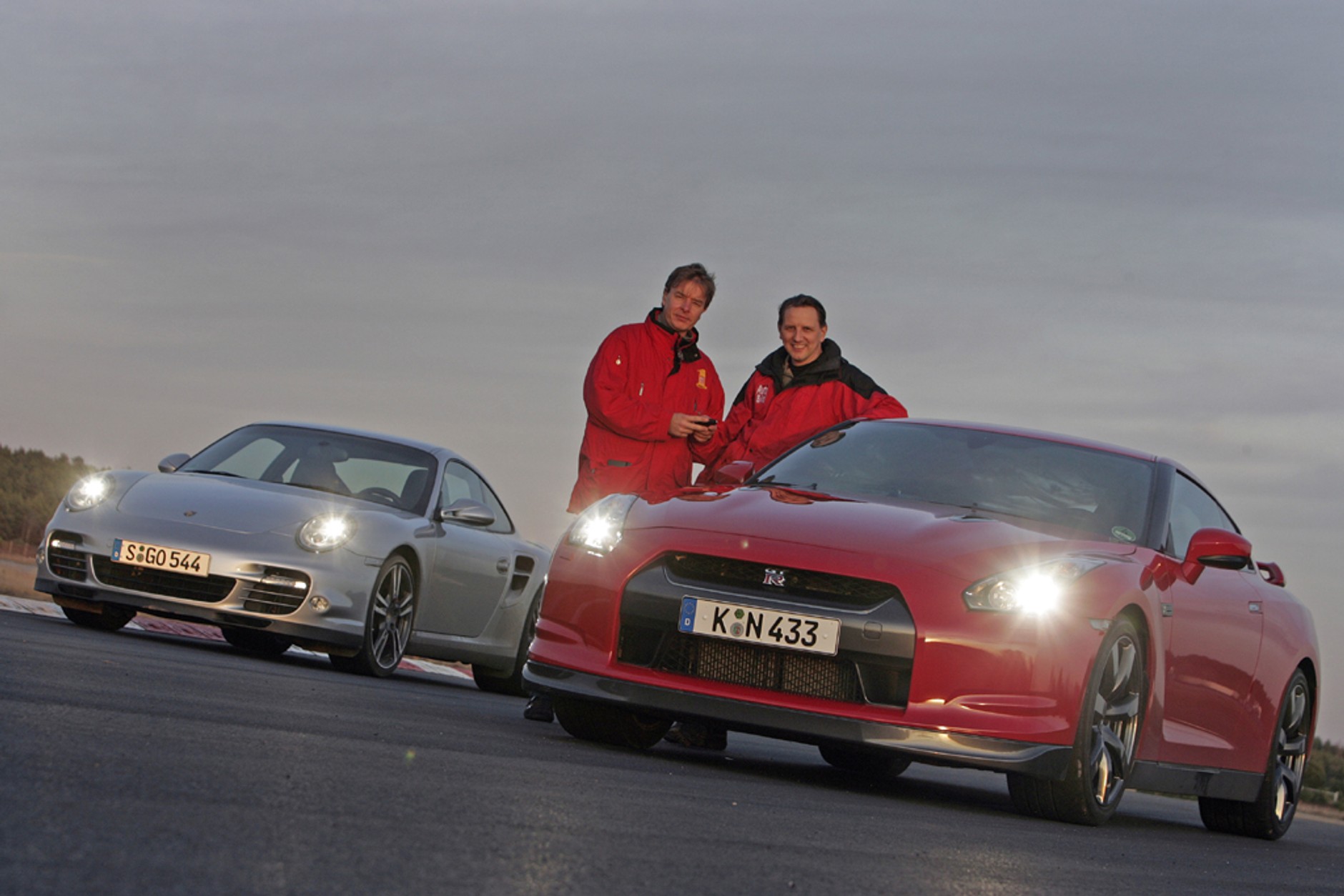 Nissan GT-R kontra Porsche 911 Turbo - Porsche kontratakuje