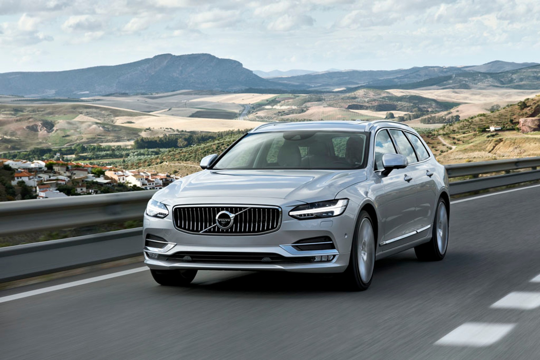 Volvo V90 D5 AWD - wielkie luksusowe kombi