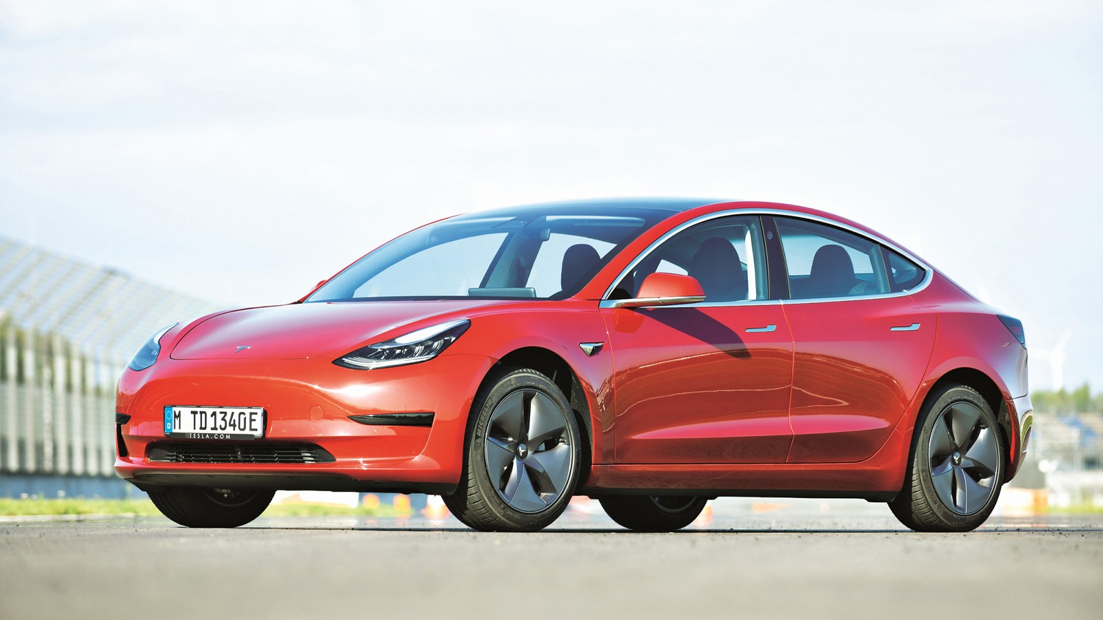 Tesla 3 – od 195 490 zł