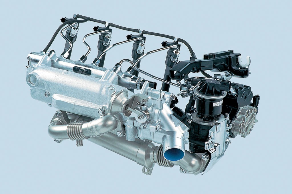 Wtrysk paliwa realizuje system common rail drugiej generacji, wyprodukowany przez firmę Bosch.