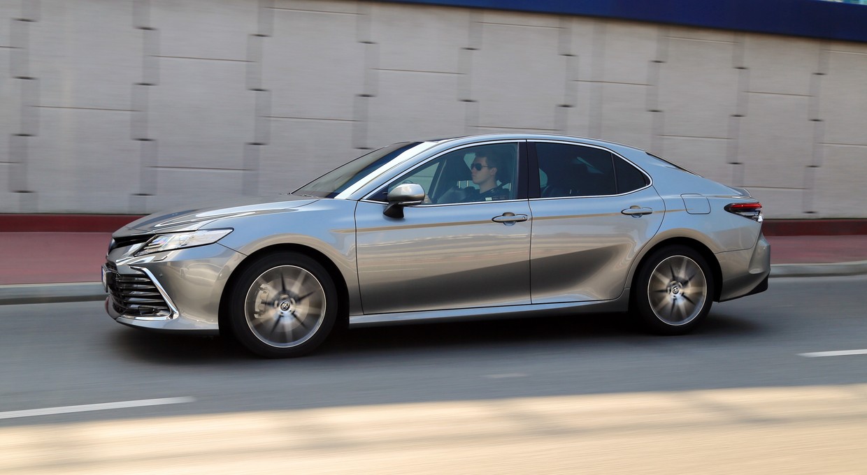 Toyota Camry 2.5 Hybrid – limuzyna dla spokojnego kierowcy