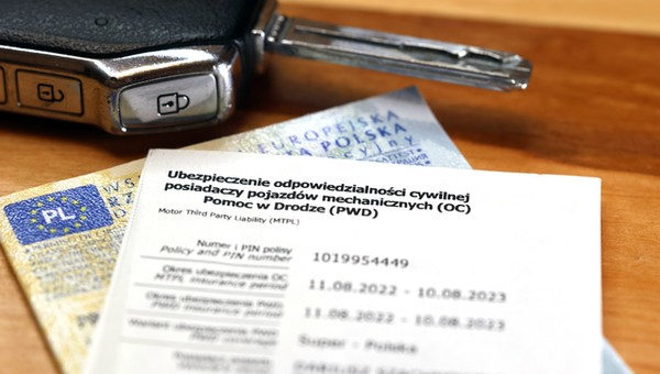 Od tygodnia polisy OC w tej firmie nie da się przedłużyć. Część kierowców już ma naliczone 5 tys. zł kary