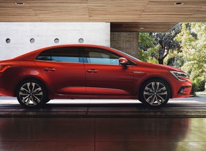 Renault Megane GranCoupe po liftingu – teraz zmieniono sedana