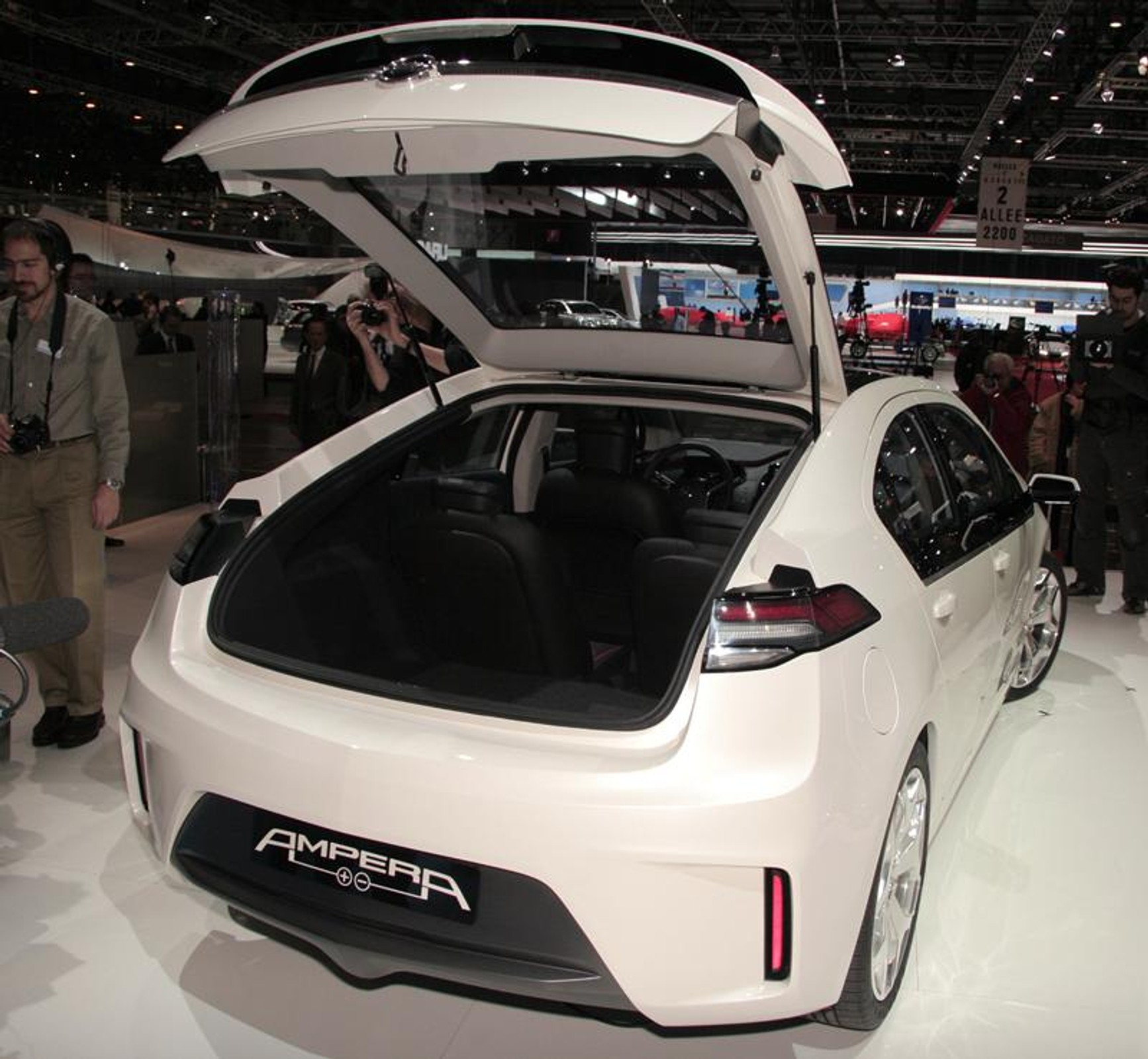 Genewa 2009: Opel Ampera – Volt w europejskim przebraniu