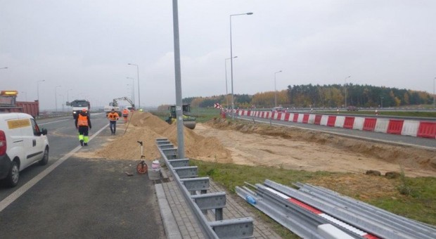 Uwaga: Popękał wiadukt na węźle autostrady A1 pod Łodzią. Od dziś nowa organizacja ruchu