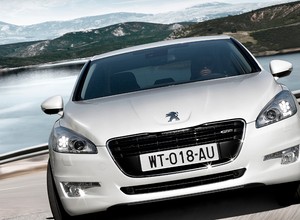 Peugeot 508 HYbrid4 również w wersji sedan