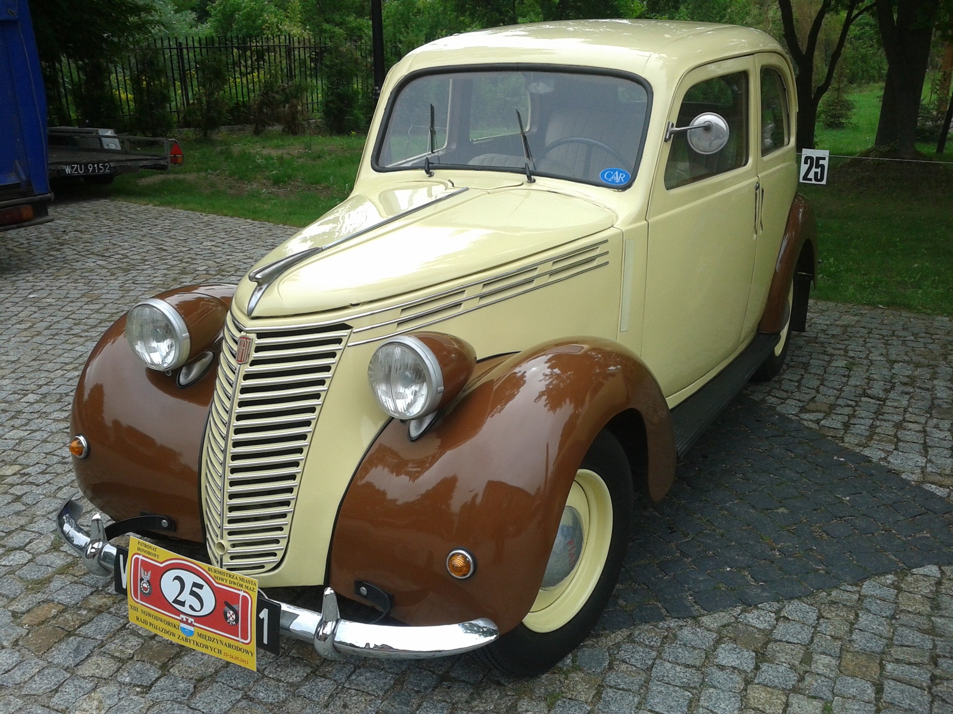 Rajd samochodów przedwojennych w Nowym Dworze