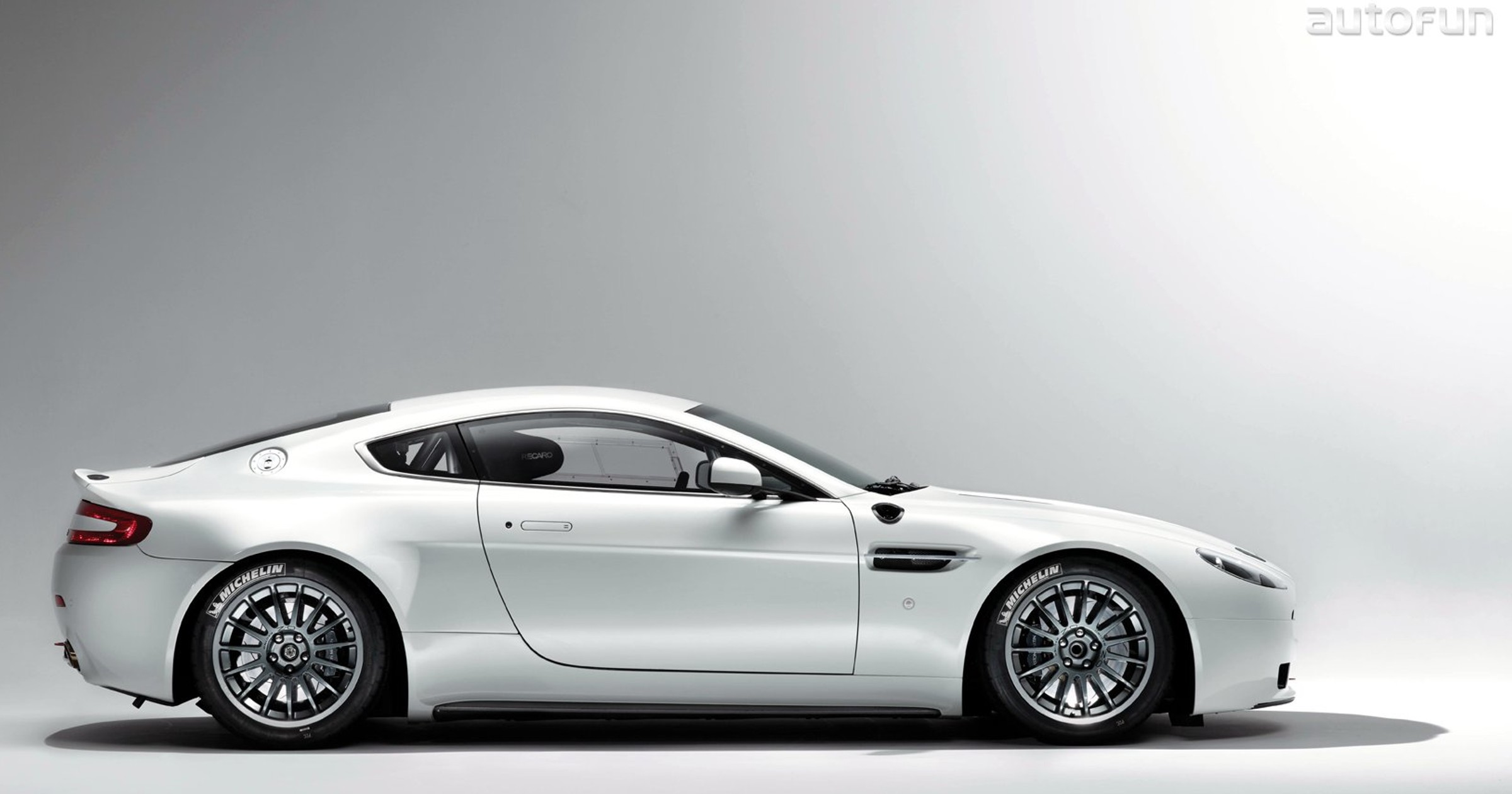 Aston Martin Vantage