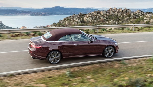 Mercedes E300 Kabriolet - pod gołym niebem