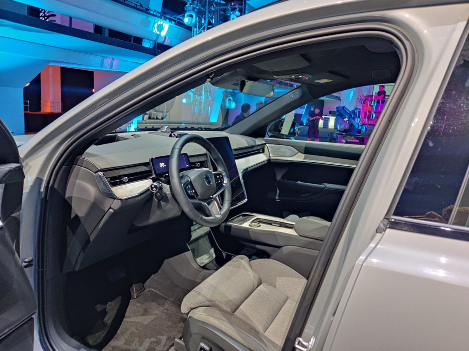 Volvo EX90